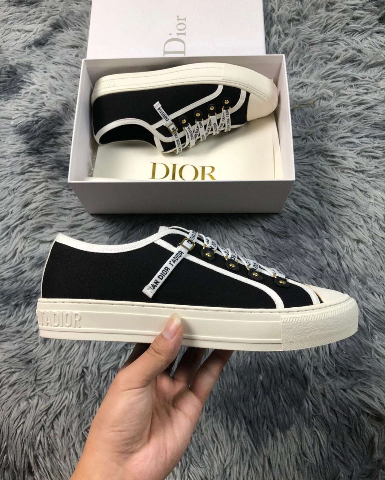 DIOR Navy Blue Walk'n'Dior Sneakers.
